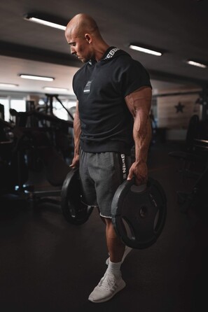 Безрукавка Nebbia NO LIMITS Rag Top with a Hoodie Black 175