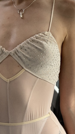 Боді KRUTA Silhouette Body бежеве з напівпрозорою сіткою та відкритою спиною