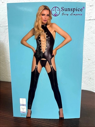 Комбінезон чорний з панчохами Sunspice та стрінги в комплекті, S/M