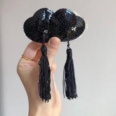 Пестисы в форме сердечек с пайетками и кисточками Sunspice, черные