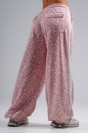 Штани Nebbia Baggy Leopard Sweatpants PRIMAL Pink Leopard 865