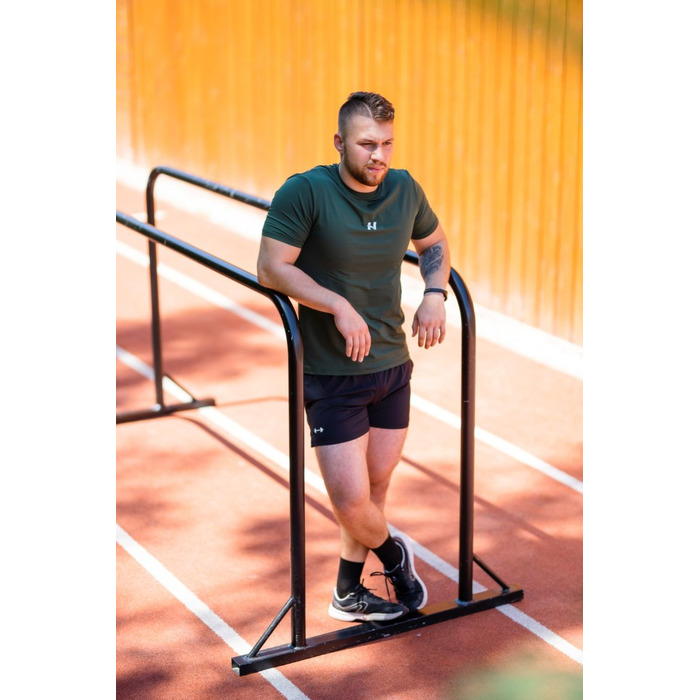 Футболка Nebbia Classic T-shirt 'Reset” Dark Green 327