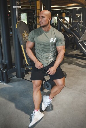 ФУТБОЛКА VERTICAL LOGO NEBBIA T-SHIRT KHAKI 293