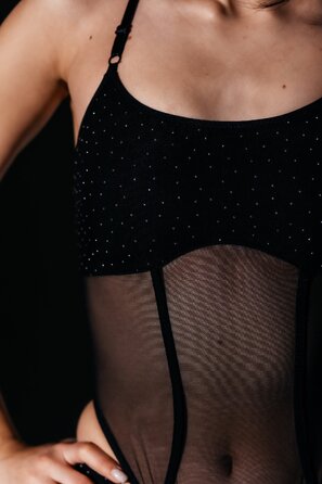 SKINELLE Mesh Crystal Боді з Камінням та Рукавичками для Сцени, Pole та Exotic на Підборах - чорний