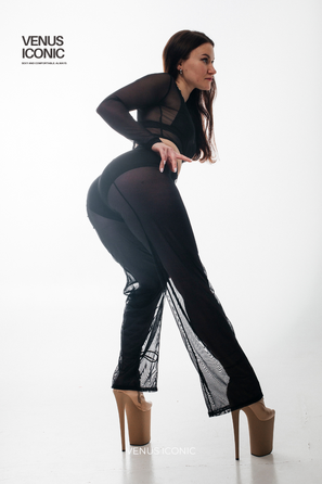 Кроп-топ Venus Iconic з сітки для танців та повсякденного образу